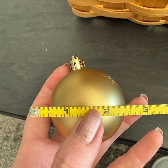 Elegant Gold Holiday Ornaments - Picture 3 of 3